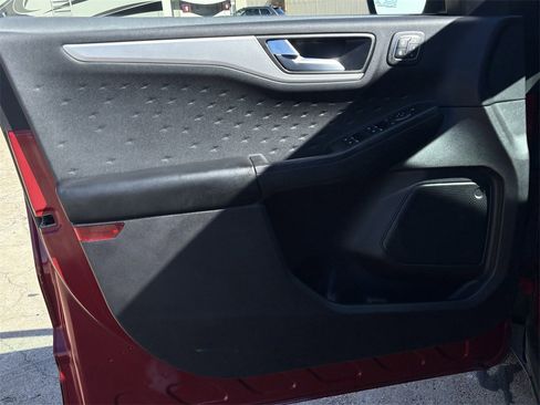 Used 2020 Ford Escape SEL image 10