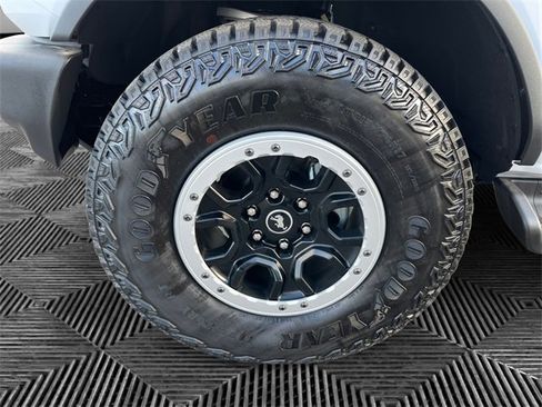 New 2025 Ford Bronco Outer Banks w/ Sasquatch Package image 14