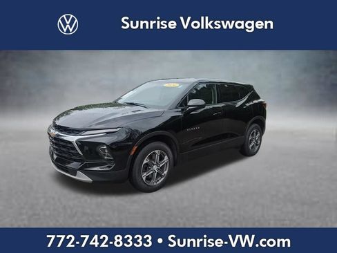 Used 2024 Chevrolet Blazer LT FWD image 1