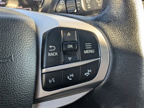 Used 2022 Ford Explorer XLT image 25