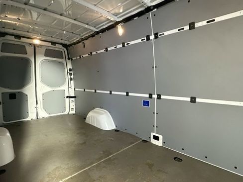 Used 2025 Mercedes-Benz Sprinter 2500 image 20