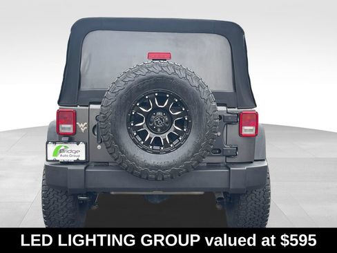 Used 2017 Jeep Wrangler Unlimited Sport w/ Connectivity Group AWD/4WD image 7