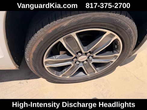 Used 2019 GMC Acadia Denali w/ Technology Package FWD image 11