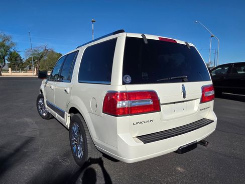 Used 2007 Lincoln Navigator 2WD image 3
