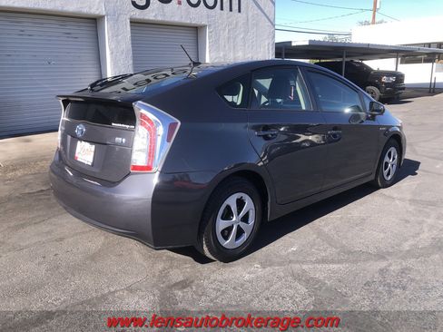 Used 2013 Toyota Prius Four image 8