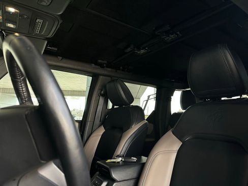 Used 2022 Ford Bronco Wildtrak image 13