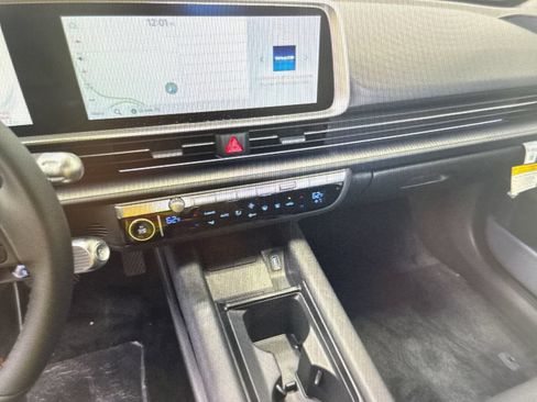 Used 2025 Hyundai Ioniq 6 SEL RWD image 11