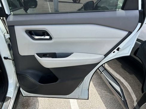 Certified 2021 Nissan Rogue SV w/ Premium Package FWD image 45