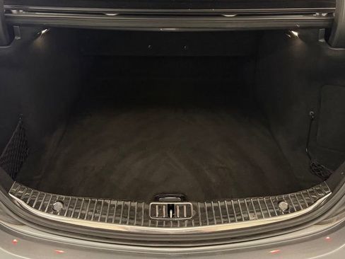 Used 2020 Mercedes-Benz S 560 Sedan w/ Premium Package image 25