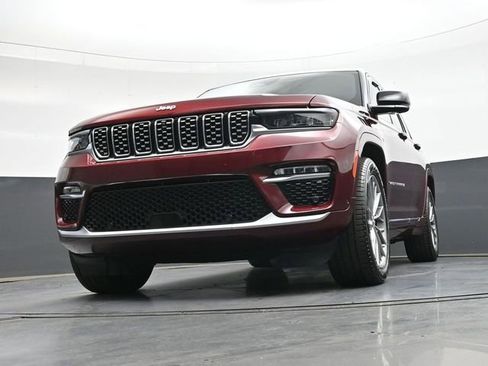 Used 2024 Jeep Grand Cherokee Summit AWD/4WD image 38