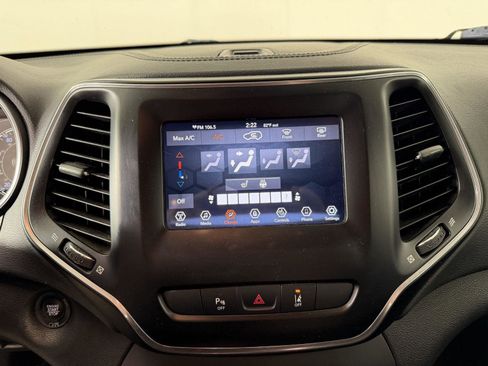 Used 2021 Jeep Cherokee Latitude Lux AWD/4WD image 5