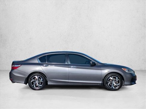 Used 2017 Honda Accord LX image 4