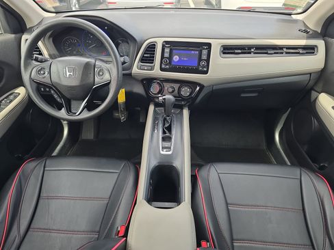 Used 2022 Honda HR-V LX image 9