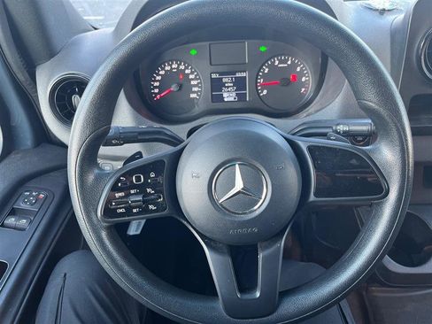 Used 2021 Mercedes-Benz Sprinter 2500 image 18