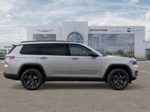New 2025 Jeep Grand Cherokee L Laredo image 27