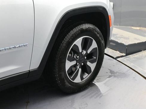 Used 2024 Jeep Grand Cherokee Limited 4xe AWD/4WD image 26