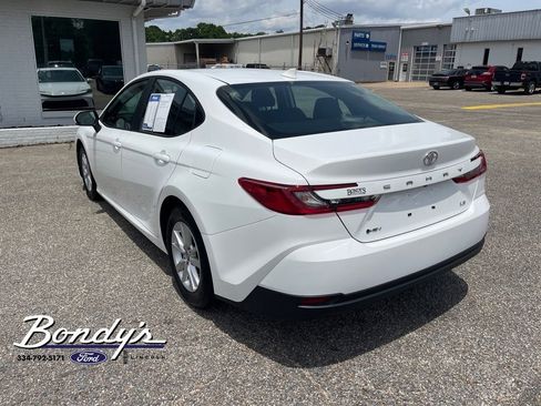 Used 2025 Toyota Camry LE FWD image 12