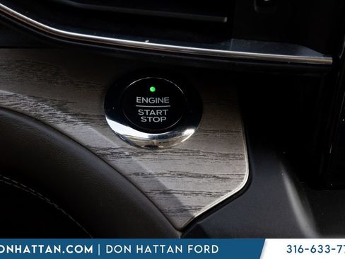 Used 2020 Ford Explorer Platinum w/ Premium Technology Package AWD/4WD image 10