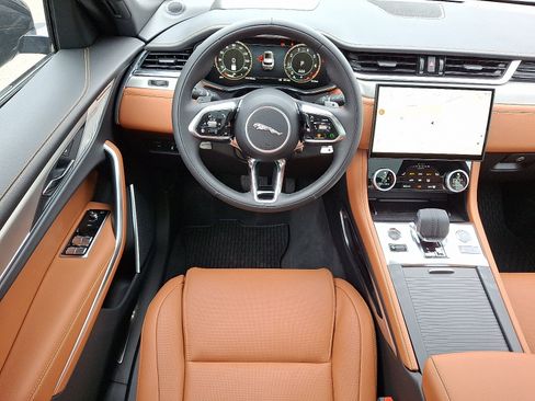 Used 2026 Jaguar F-PACE R-Dynamic S AWD/4WD image 4