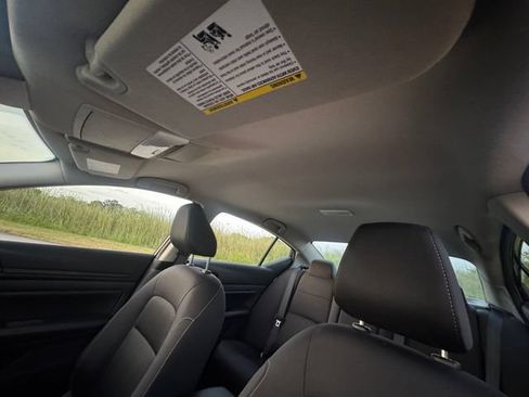 Used 2025 Nissan Altima 2.5 SV FWD image 27