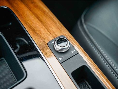 Used 2023 Audi Q5 2.0T Premium w/ Convenience Package image 23