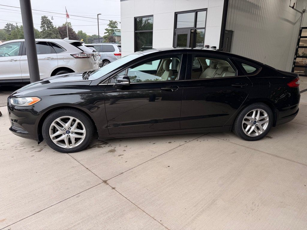 Used 2013 Ford Fusion SE FWD image 4