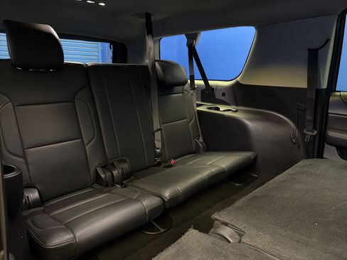 Used 2018 Chevrolet Suburban LT image 27