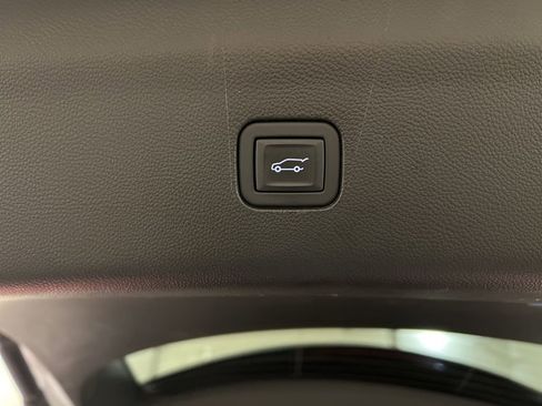 Used 2023 Buick Enclave Avenir w/ Avenir Technology Package AWD/4WD image 39