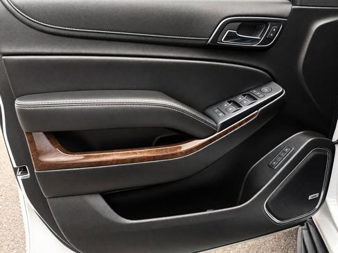 Used 2019 Chevrolet Tahoe LT w/ Luxury Package RWD image 34