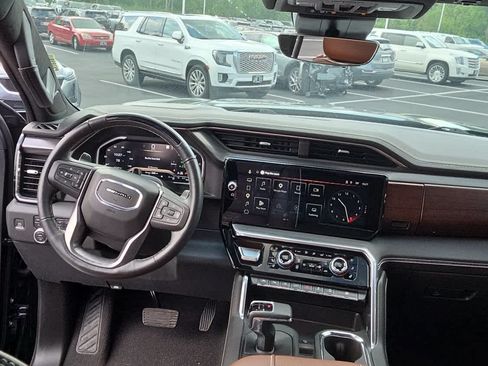 Used 2023 GMC Sierra 1500 Denali Ultimate AWD/4WD image 7