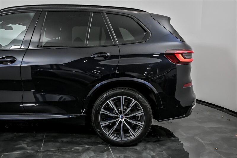 Used 2023 BMW X5 M50i w/ Executive Package AWD/4WD image 7