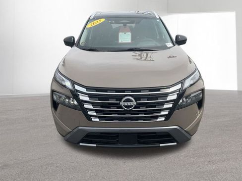 Used 2025 Nissan Rogue SL w/ Tech Package AWD/4WD image 7