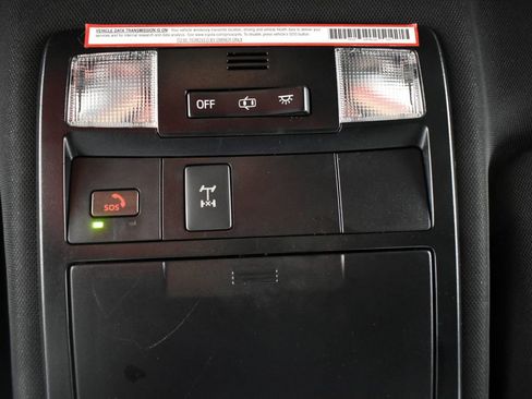 Used 2022 Toyota Tacoma TRD Off-Road image 25