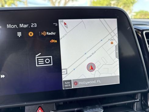 Used 2025 Kia Sportage EX image 18