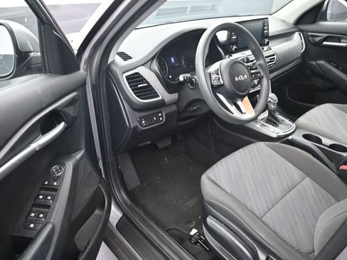 Used 2022 Kia Seltos LX AWD/4WD image 10