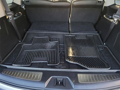 Used 2017 INFINITI QX80 Base w/ Driver Assistance Package image 9