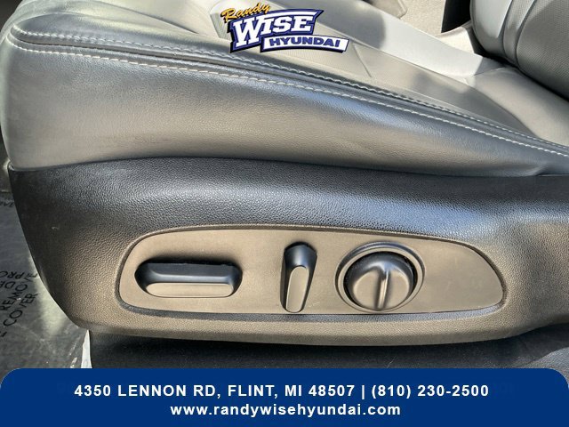 Used 2019 Buick Enclave Essence AWD/4WD image 14