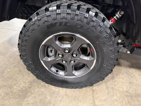 Used 2020 Jeep Gladiator Rubicon AWD/4WD image 22