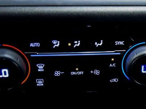 Used 2025 Chevrolet Silverado 1500 LT image 24