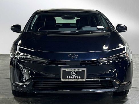 Used 2025 Toyota Prius AWD image 8