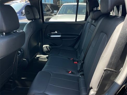 Used 2023 Mercedes-Benz GLB 250 4MATIC image 22