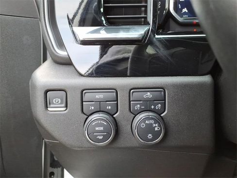 Used 2023 Chevrolet Silverado 1500 LT image 16