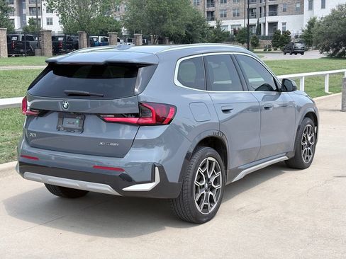 Used 2025 BMW X1 xDrive28i w/ Technology Package AWD/4WD image 4