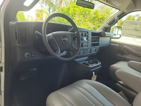 New 2025 GMC Savana 2500 Extended w/ Driver Convenience Package RWD image 15