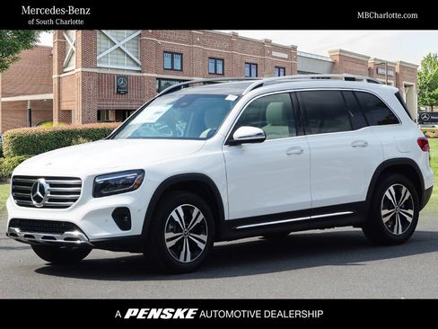 New 2025 Mercedes-Benz GLB 250 4MATIC image 1