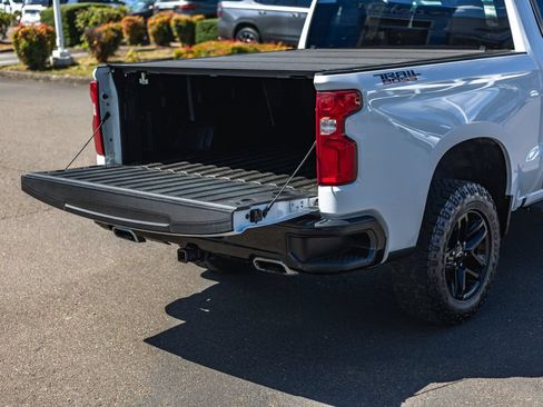 Used 2022 Chevrolet Silverado 1500 LT Trail Boss w/ Protection Package AWD/4WD image 9