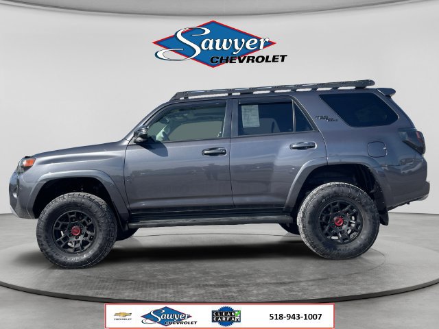Used 2022 Toyota 4Runner TRD Off-Road Premium w/ TRD Black Wheel Package (TMS) AWD/4WD image 2