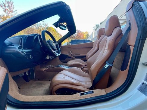 Used 2013 Ferrari 458 Spider image 30