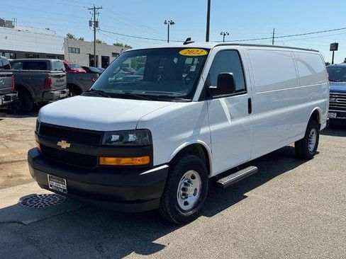 Used 2022 Chevrolet Express 3500 Extended w/ Driver Convenience Package RWD image 2