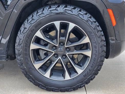 Used 2022 Jeep Grand Cherokee Overland w/ Advanced Protech Group III AWD/4WD image 10
